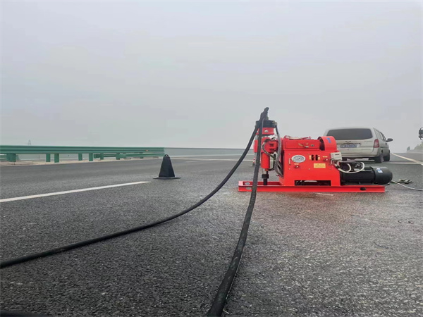 江边乡马路路基路面开裂下沉注浆加固灌浆