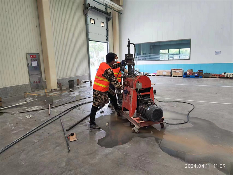 江边乡厂房地面下沉塌陷注浆加固施工